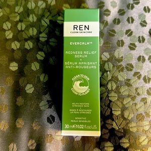REN Clean Skincare Evercalm Redness Relief Serum - Green
